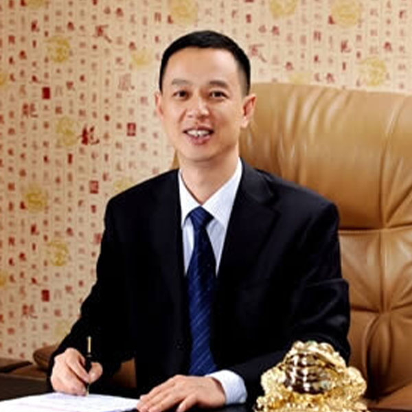 龔小民 龍馬門業(yè)董事長