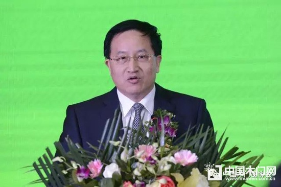 中國(guó)木材與木制品流通協(xié)會(huì)會(huì)長(zhǎng)劉能文