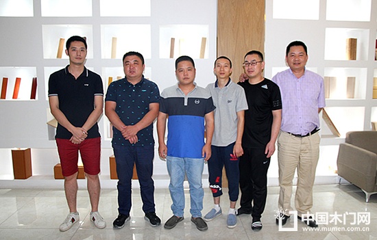 重慶創(chuàng)藝、昊誠、成都意木軒匯集木門小沙龍合影