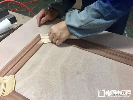 龍陽(yáng)原木門(mén)