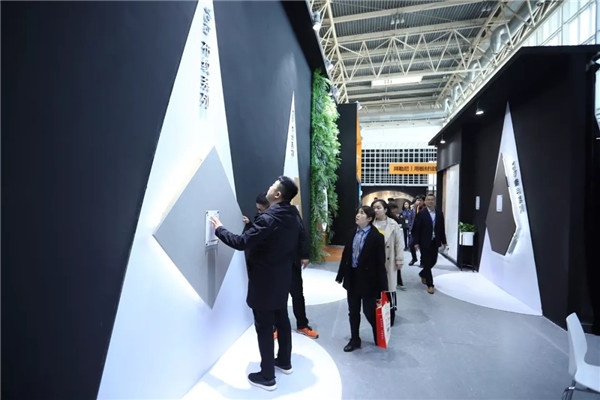 北京門(mén)展