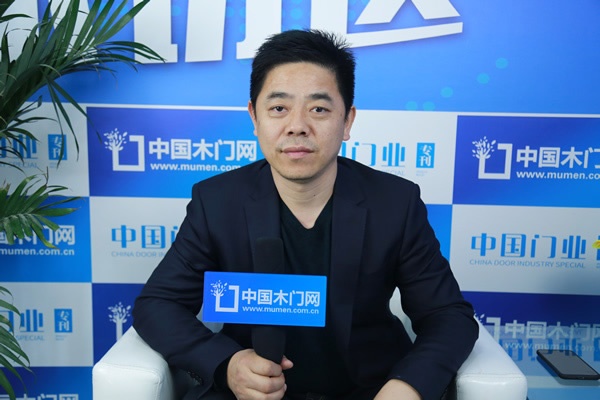 顧友木門榮獲中國(guó)木門十大領(lǐng)軍品牌