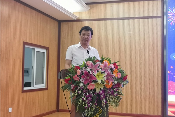 中國家居建材裝飾協(xié)會會長、國際生態(tài)品牌認(rèn)證組織戰(zhàn)略投資委員會主席邢東明