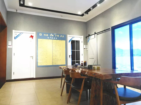 雙羽木門(mén)宜都店：服務(wù)為核 品牌先行