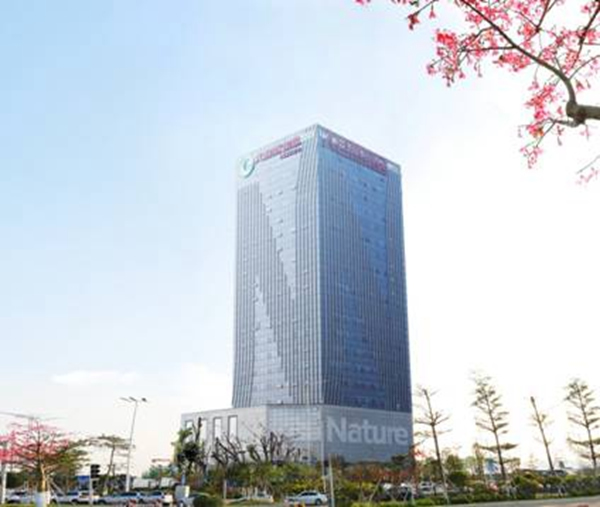 大自然木門高調(diào)招商，攜特斯拉亮相廣州建博會