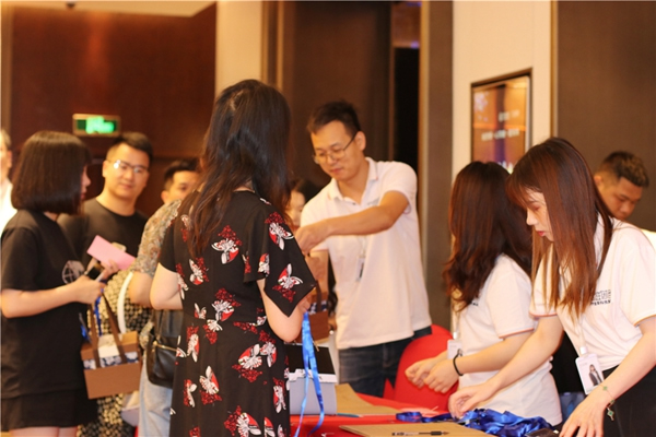 喬金斯＆云庭御邑2019年中經銷商大會暨新品發(fā)布完美落幕