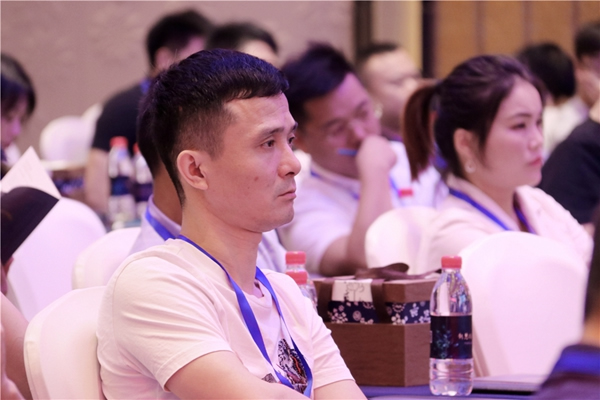 喬金斯＆云庭御邑2019年中經銷商大會暨新品發(fā)布完美落幕