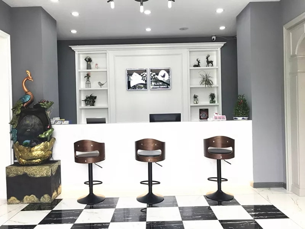 雙羽木門姜堰店：了解市場動(dòng)向 做好客戶服務(wù) 打造核心競爭力