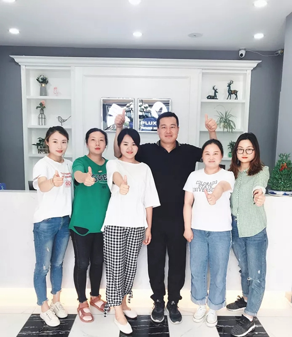 雙羽木門姜堰店：了解市場動(dòng)向 做好客戶服務(wù) 打造核心競爭力