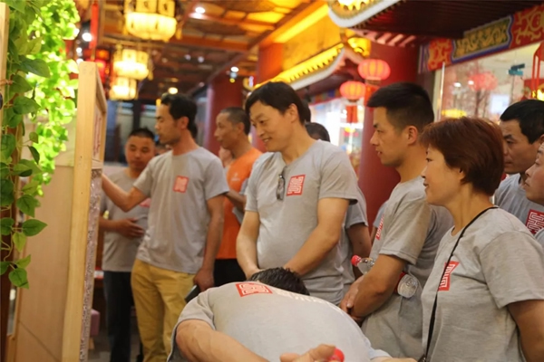 尚佰木門·整木定制客服工程部精英團隊河南之旅圓滿結束！