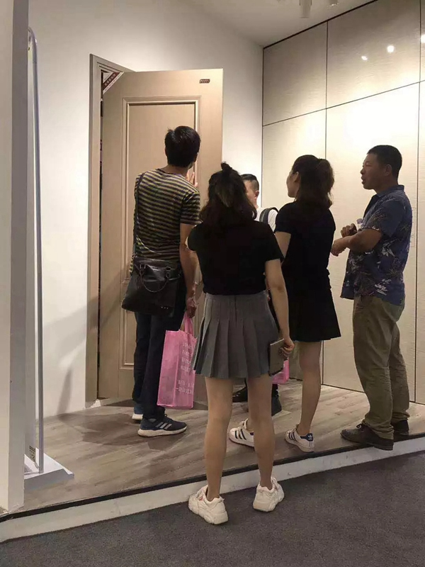 嘉尊木門：第十屆永康門博會，為您開啟財富之門！