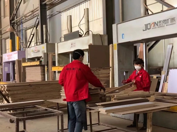 福生渝木業(yè)：家不僅僅是需要格調(diào)，更需要品質(zhì)和安全！
