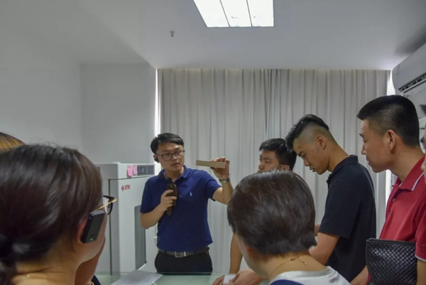 圖森整體木作中堅(jiān)俱樂(lè)部嵊州會(huì)議成功召開