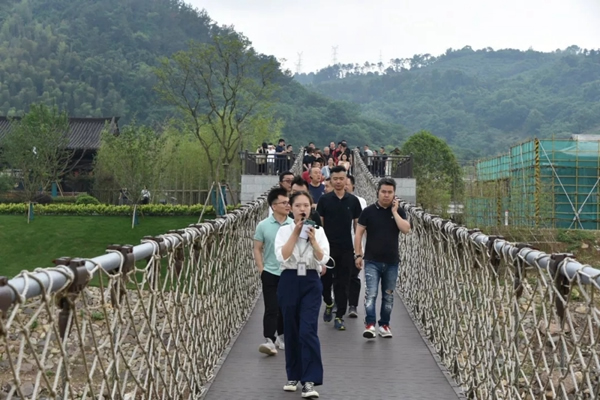 圖森整體木作中堅(jiān)俱樂(lè)部嵊州會(huì)議成功召開