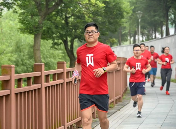 圖森整體木作中堅(jiān)俱樂(lè)部嵊州會(huì)議成功召開