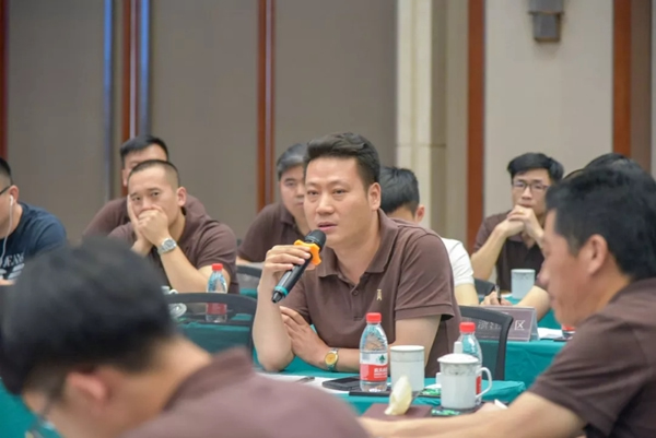 圖森整體木作中堅(jiān)俱樂(lè)部嵊州會(huì)議成功召開
