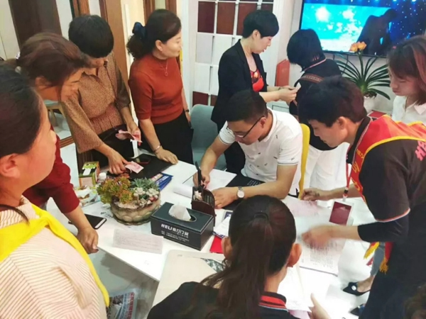 合力太和紅星美凱龍旗艦店簽售會(huì)圓滿結(jié)束