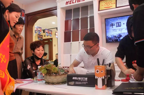 合力太和紅星美凱龍旗艦店簽售會(huì)圓滿結(jié)束