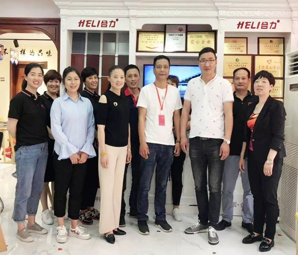 合力太和紅星美凱龍旗艦店簽售會(huì)圓滿結(jié)束