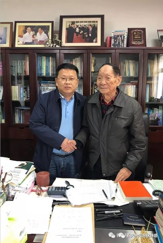袁老為世界造糧，春天木門為世界造門！