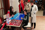 大自然木門(mén)首屆嗅覺(jué)挑戰(zhàn)賽，大伙們?cè)凇熬郾娐勏恪保? width=