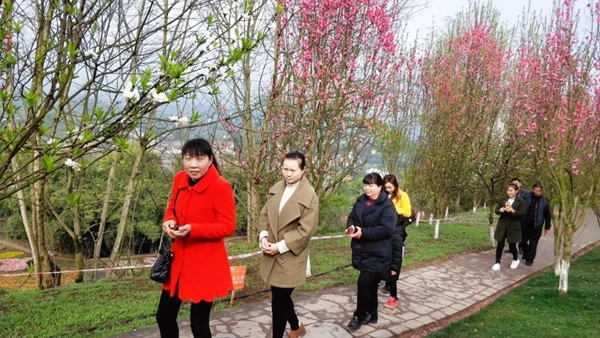 宜居木門“春回大地 走馬觀花”2019員工生日會(huì)圓滿落幕！