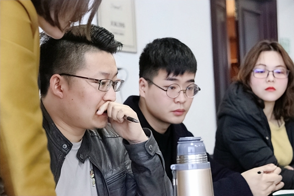 喬金斯耐思迪商學(xué)院課程培訓(xùn)會(huì)、校企授牌儀式成功開講與舉行！