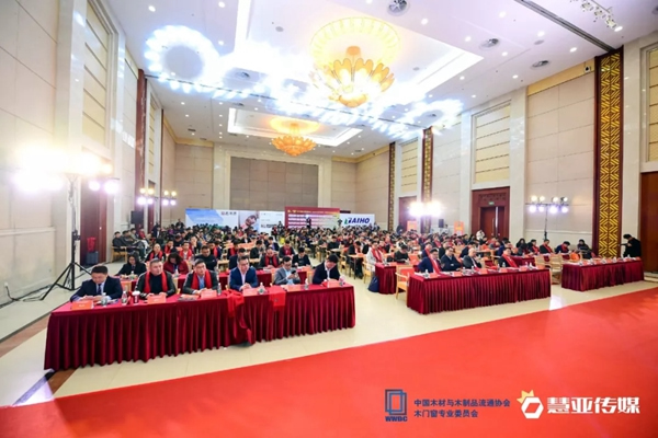 合力門業(yè)榮譽(yù)加持！喜提“口碑十佳品牌”單位獎項(xiàng)