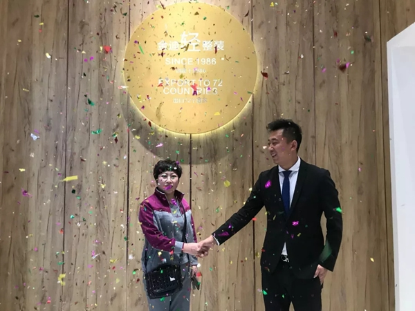 金迪木門第18屆中國國際門業(yè)展為實(shí)力代言，品牌力量引領(lǐng)夢想！