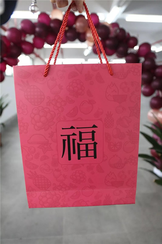 魅力女性，快樂幸福