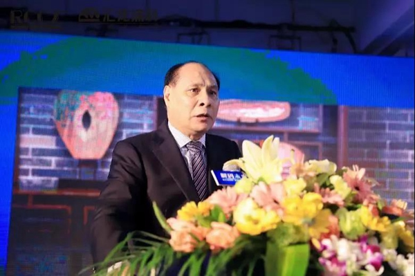 LED UV漆問世意義重大，匯龍涂料引領(lǐng)環(huán)保漆未來