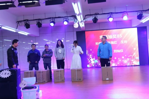 潤成創(chuàng)展木門：幸福是奮斗出來的！