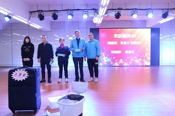 潤成創(chuàng)展木門：幸福是奮斗出來的！