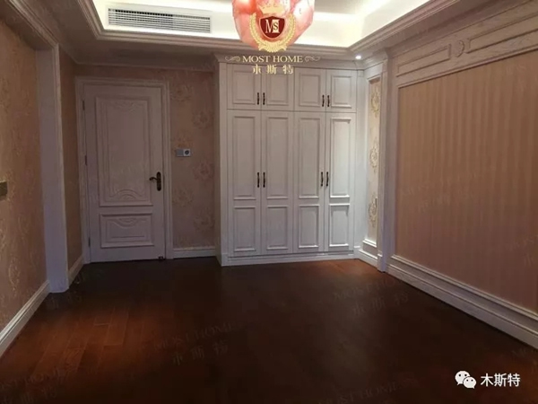 木斯特家裝現(xiàn)場(chǎng)直擊｜厚重大氣、形式功能統(tǒng)一的實(shí)木定制家居