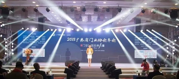 潤成創(chuàng)展新品首秀！木質(zhì)地板“潤成尚大”品牌，精彩亮相
