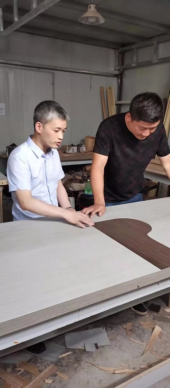 家家喜門業(yè)歡迎貴州省遵義市道真縣優(yōu)質客戶唐總蒞臨考察