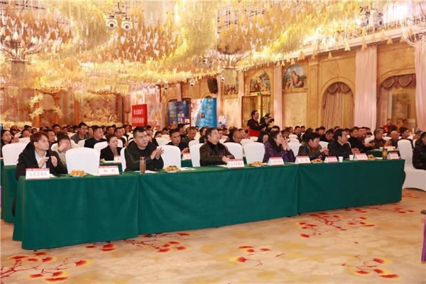 重慶木門攜手共進(jìn)—重慶木門舉行會(huì)員大會(huì)、年會(huì)、團(tuán)拜會(huì)