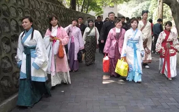 永佳無(wú)漆木門(mén)祝大家元宵佳節(jié)月圓人安！