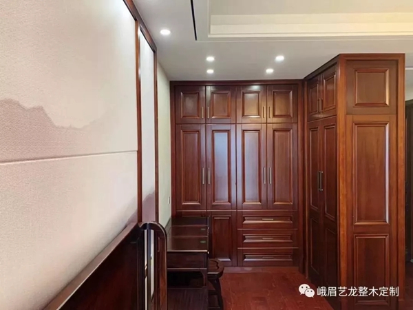 藝龍木門·整木定制實(shí)景安裝圖 總有一種風(fēng)格是你的“愛”