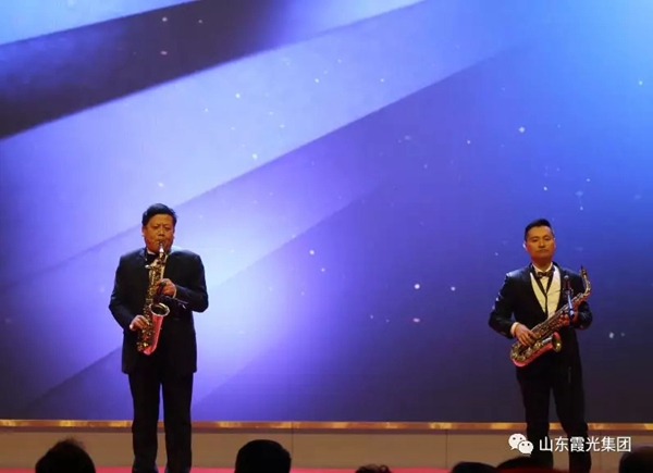 霞光實(shí)業(yè)：揚(yáng)帆啟航再鑄輝煌主題晚會(huì)落下帷幕