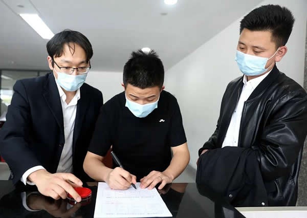 重點(diǎn)企業(yè)拿到門博會