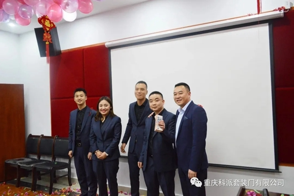 入職門檻低卻月入過萬的工作，他入行兩年就從月薪3000漲到月薪3W！