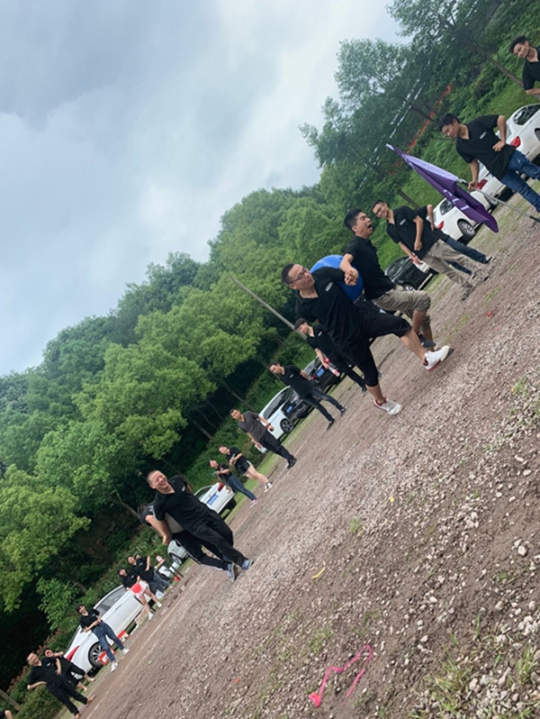 樂臣木門團(tuán)隊開啟團(tuán)建活動和樂臣品牌文化節(jié)