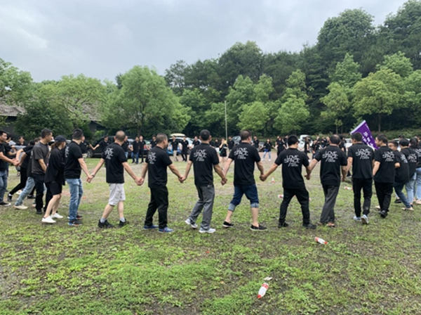 樂臣木門團(tuán)隊開啟團(tuán)建活動和樂臣品牌文化節(jié)