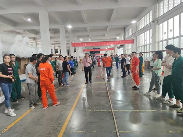 王力玉米木門舉行拔河比賽，促進(jìn)團(tuán)隊(duì)協(xié)作與凝聚力