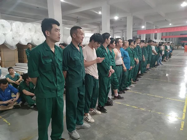 王力玉米木門舉行拔河比賽，促進(jìn)團(tuán)隊(duì)協(xié)作與凝聚力