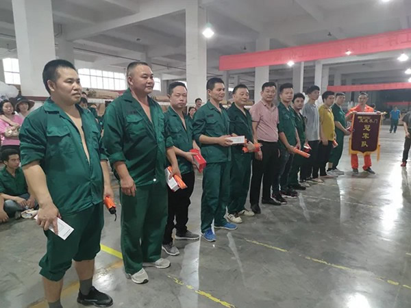 王力玉米木門舉行拔河比賽，促進(jìn)團(tuán)隊(duì)協(xié)作與凝聚力