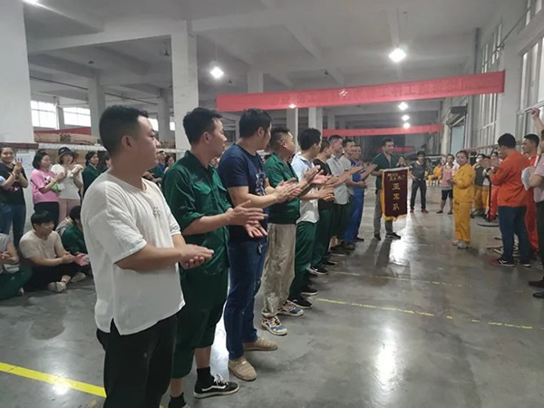 王力玉米木門舉行拔河比賽，促進(jìn)團(tuán)隊(duì)協(xié)作與凝聚力