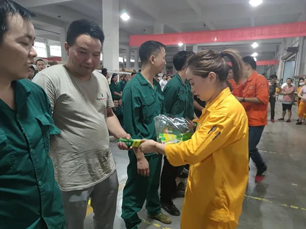 王力玉米木門舉行拔河比賽，促進(jìn)團(tuán)隊(duì)協(xié)作與凝聚力
