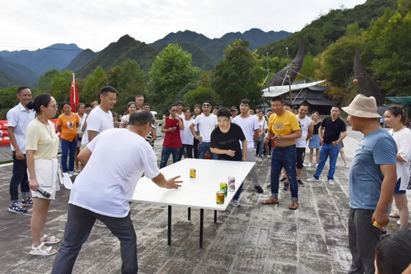 激情夏日，美歐利木門優(yōu)秀員工相約牛頭山?！